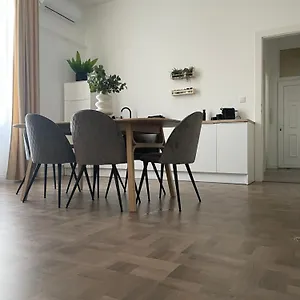 https://modern-uj-lakas-a-belvarosban.hotels-hajduszoboszlo-hungary.com